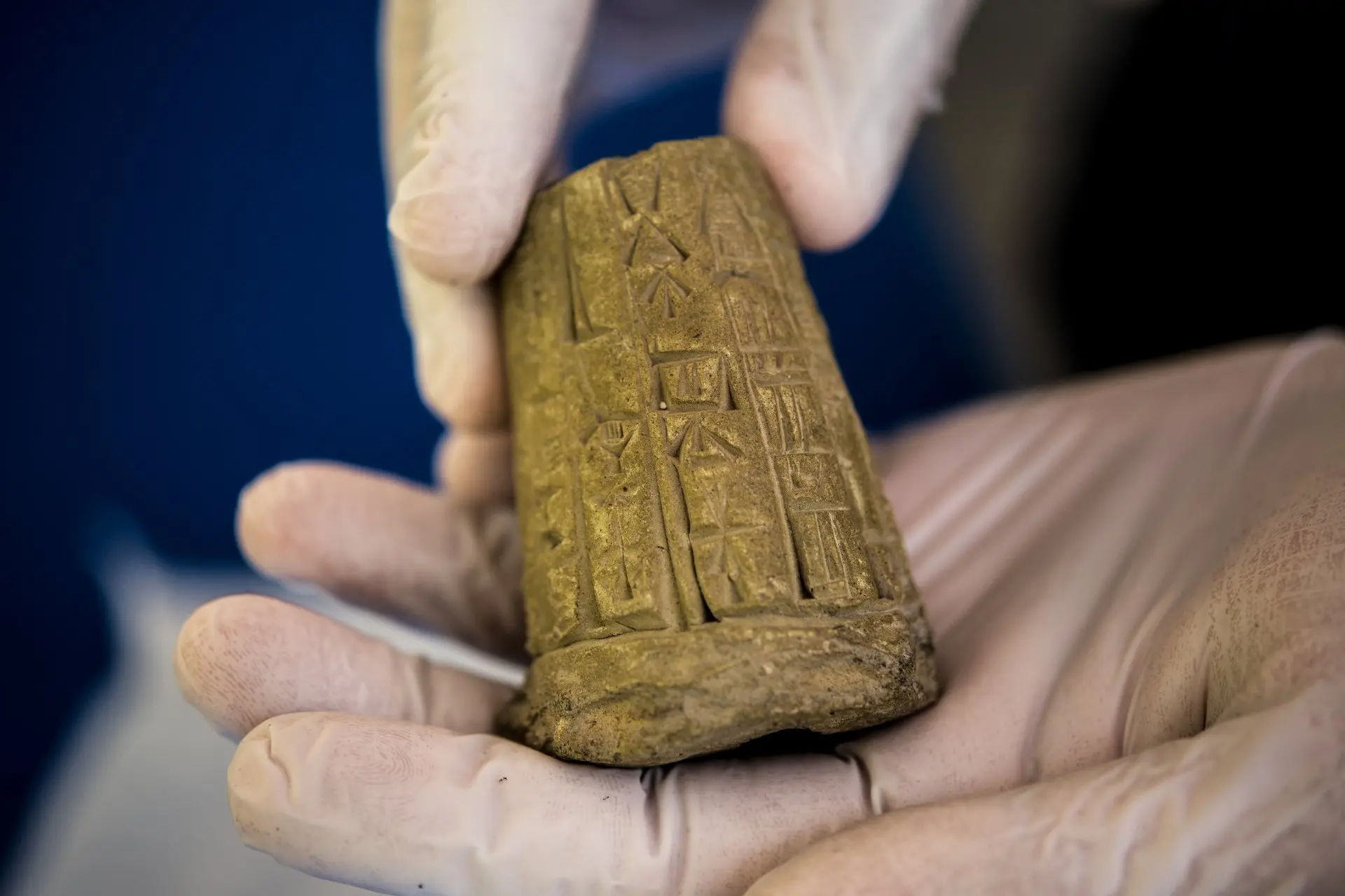 Facebook’s Black Market in Antiquities